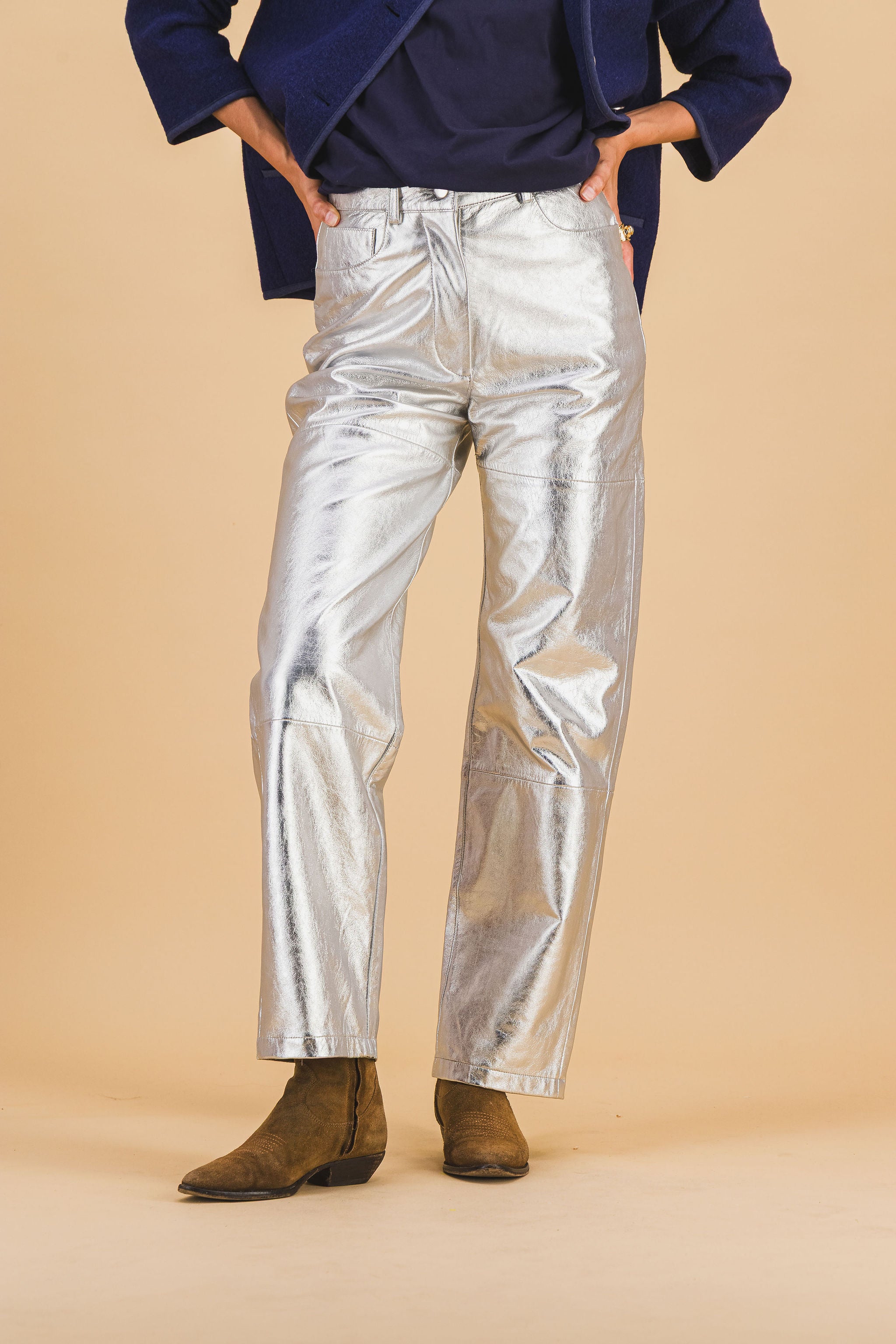 Pantalon Camille en cuir argenté
