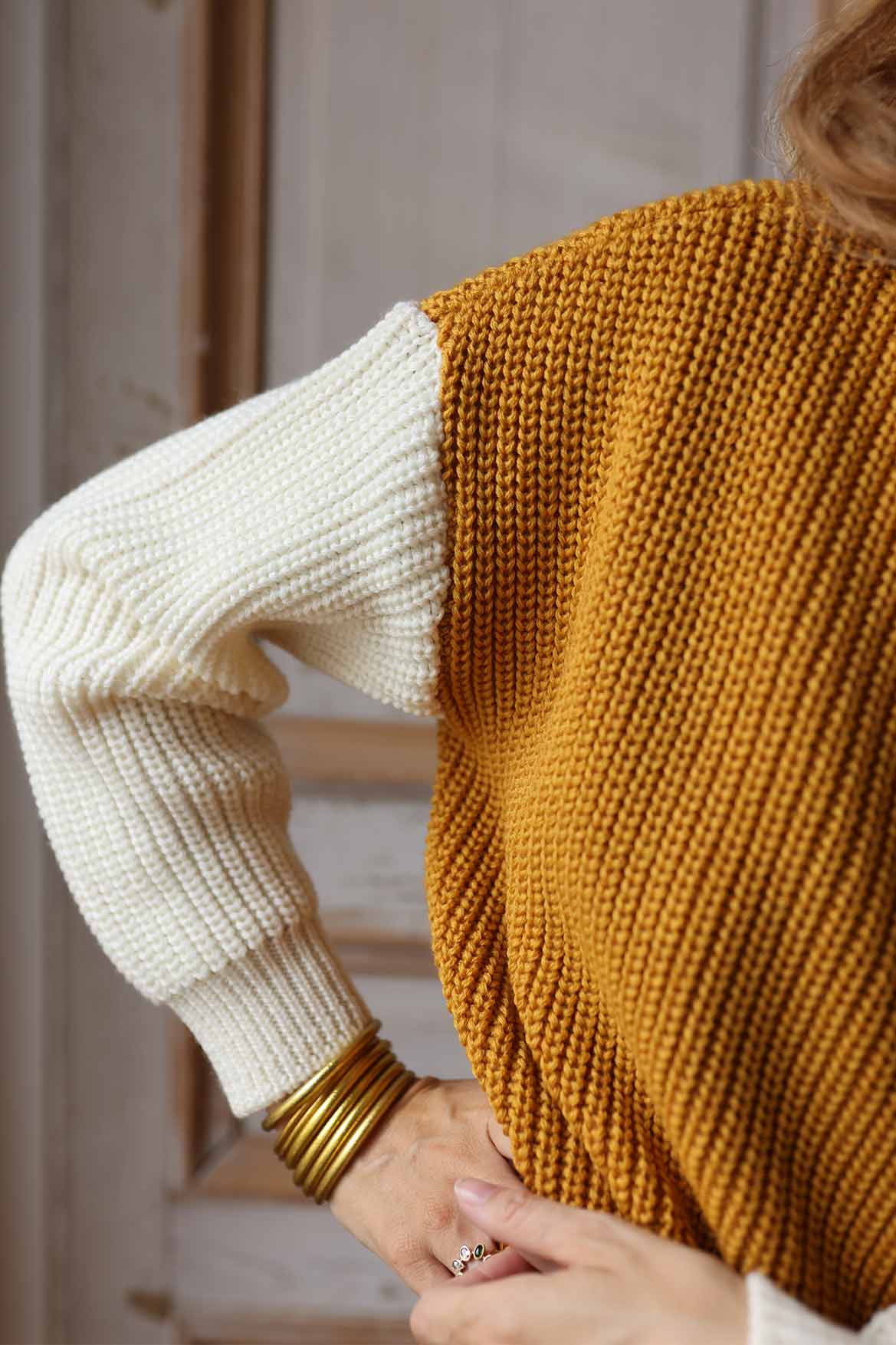 pull-lou-laine-ecru-moutarde-elise-chalmin-soon