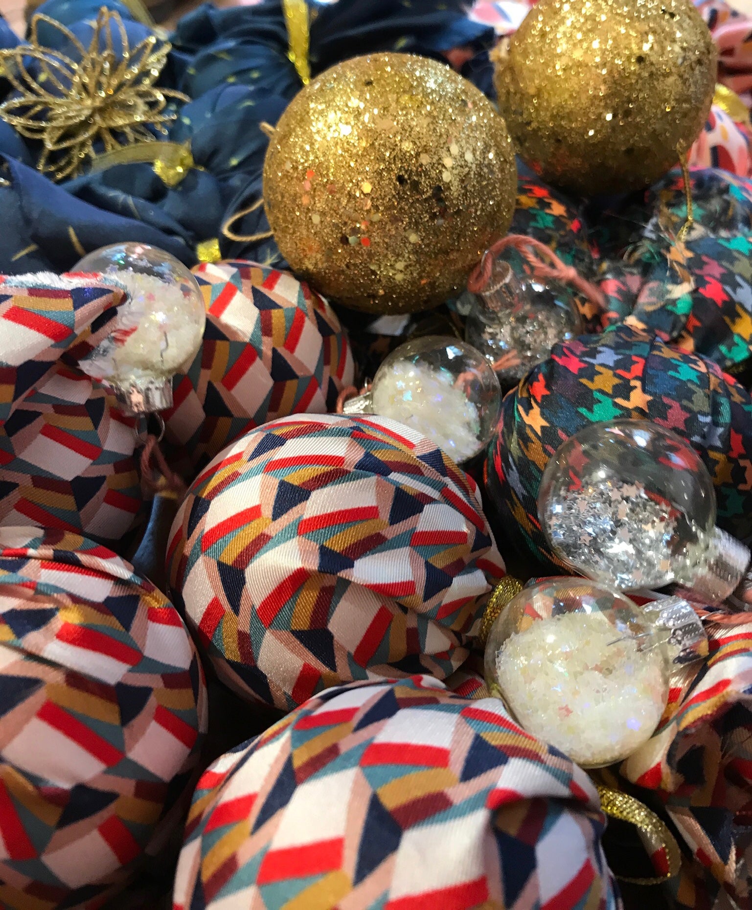 Comment nous avons décoré notre premier sapin de Noël !