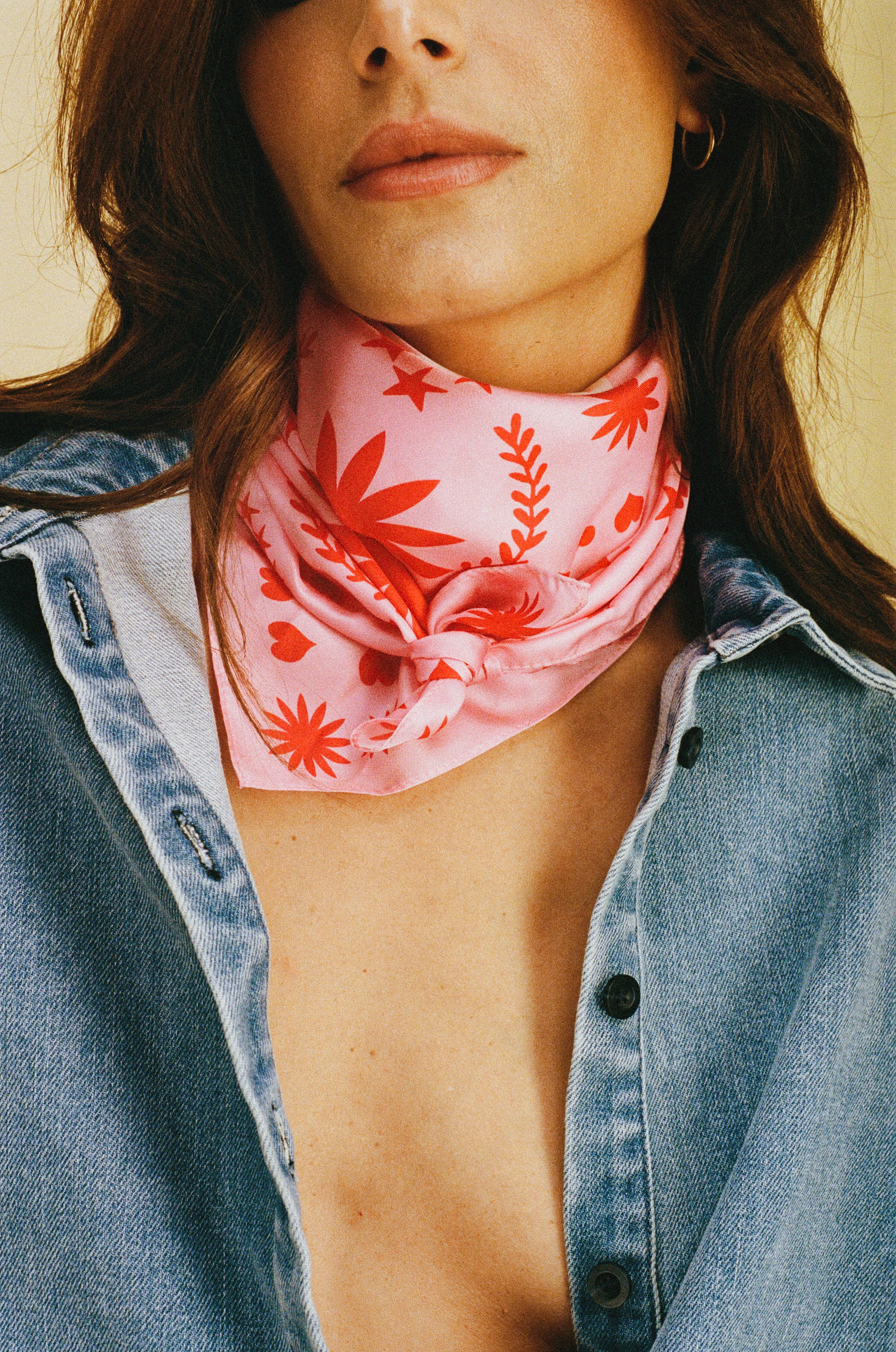 Ensemble denim clair et bandana