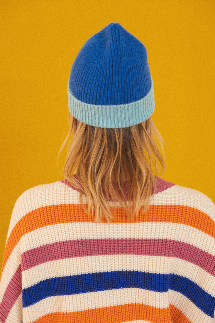 Arthur blue hat