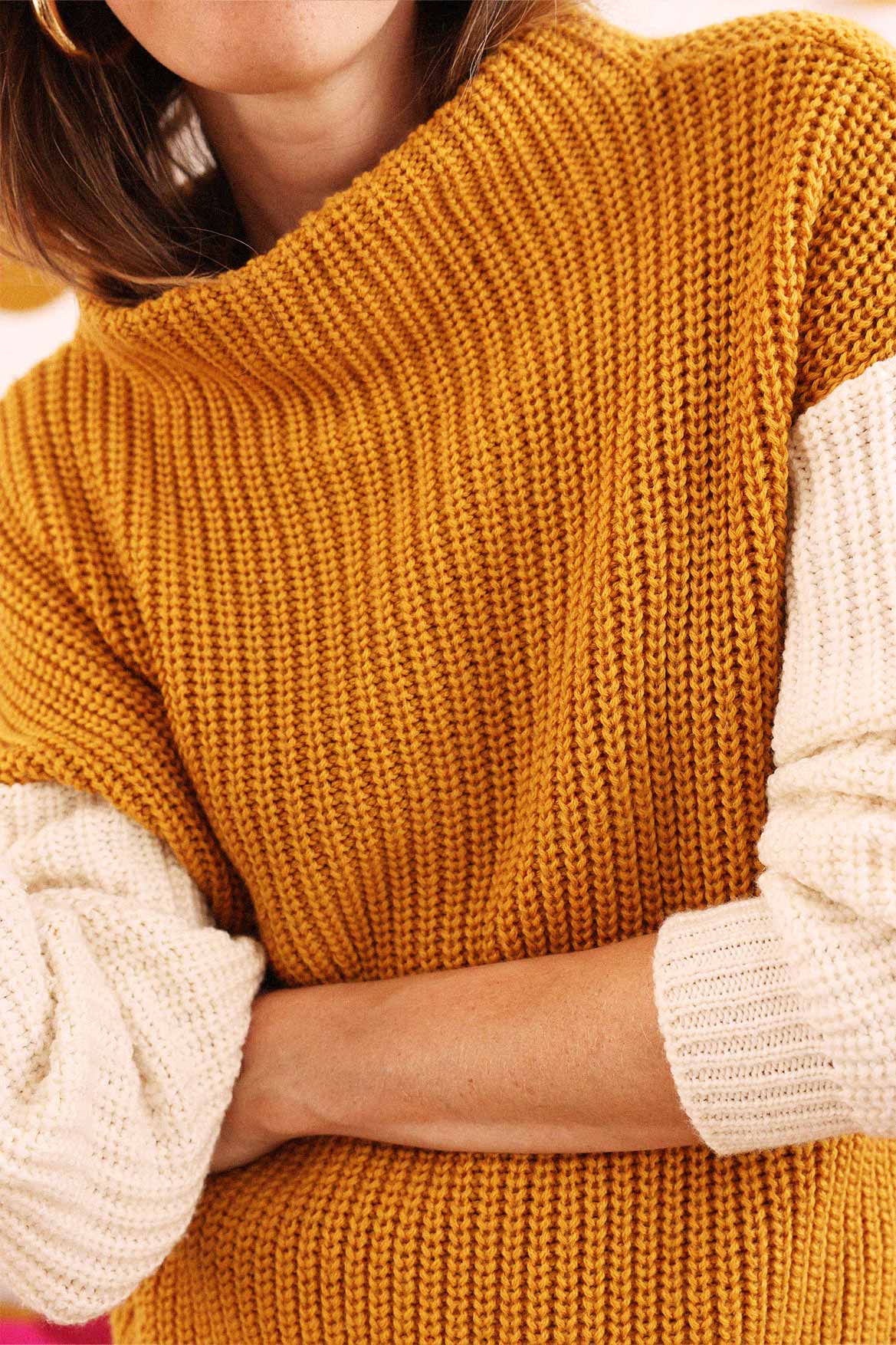 Lou wool sweater in ochre and ecru 