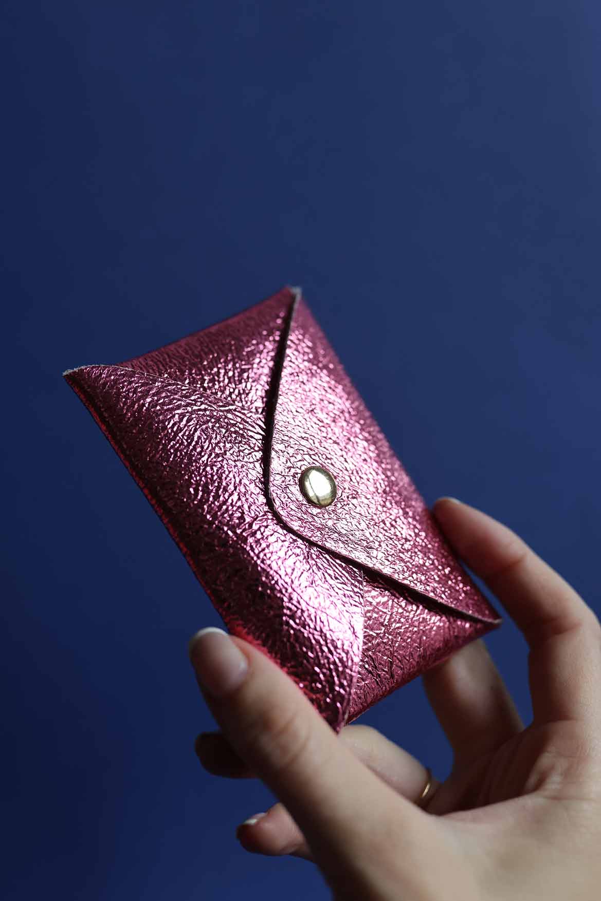 Iridescent leather card holder