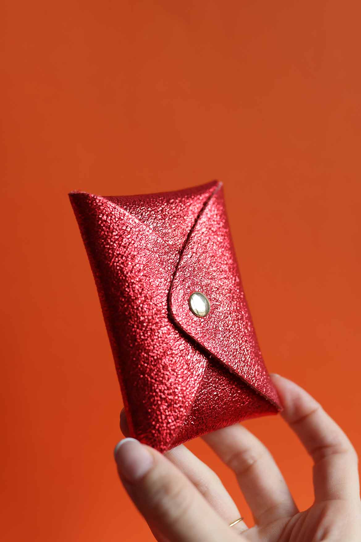 Iridescent leather card holder